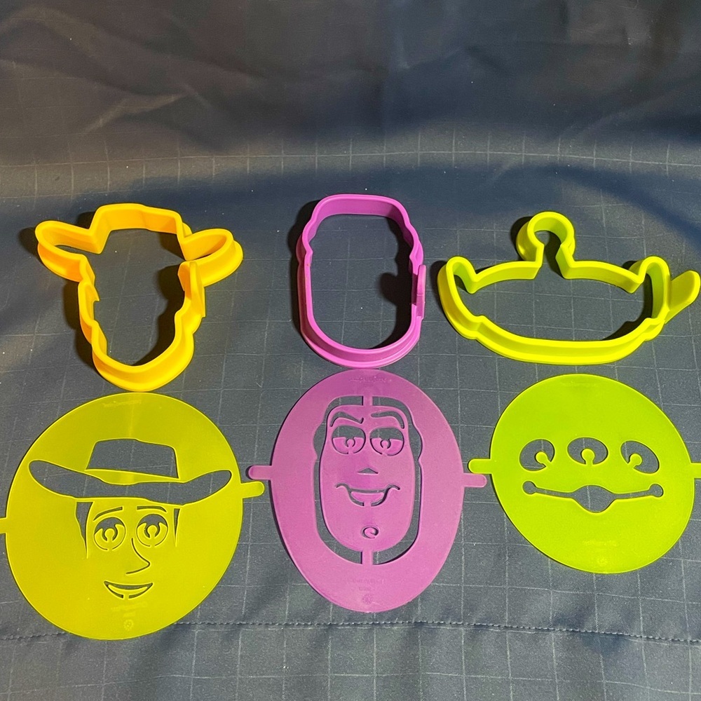 NWT Pampered Chef Disney Pixar Toy Story 4 pancake molds & stencils Buzz Woody